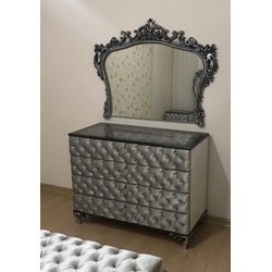 Casa Padrino Barock Schlafzimmer Kommode mit elegantem Wandspiegel Silber - Massivholz Schrank mit Spiegel - Schlafzimmer Möbel im Barockstil