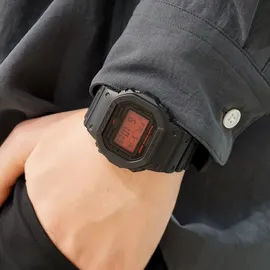 Casio G-Shock 5600 Digital 42,8 mm DW-5600BBR-1ER
