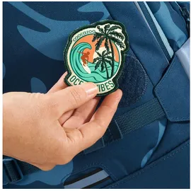 Coocazoo Mate breaking waves