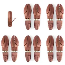 Blumtal TESTSIEGER Premium Schuhspanner Zedernholz - Schuhspanner Herren und Damen inkl. Schuhlöffel - Schuhdehner ergonomisch - Schuhweiter - Shoe Stretcher pflegend und geruchsbindend - Größen 38-47