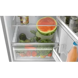 Bosch Serie 4 KGN392LCG Kühl-Gefrierkombination (363 l, 2030 mm hoch, Metall-Optik)