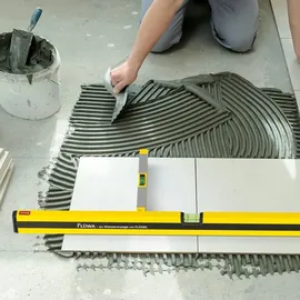 FLÜWA Wasserwaage - 80 cm - schwarz/gelb