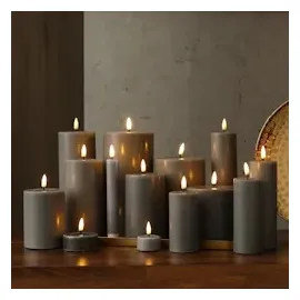 Deluxe Homeart Mia Deluxe LED Stumpenkerze 20 cm grau