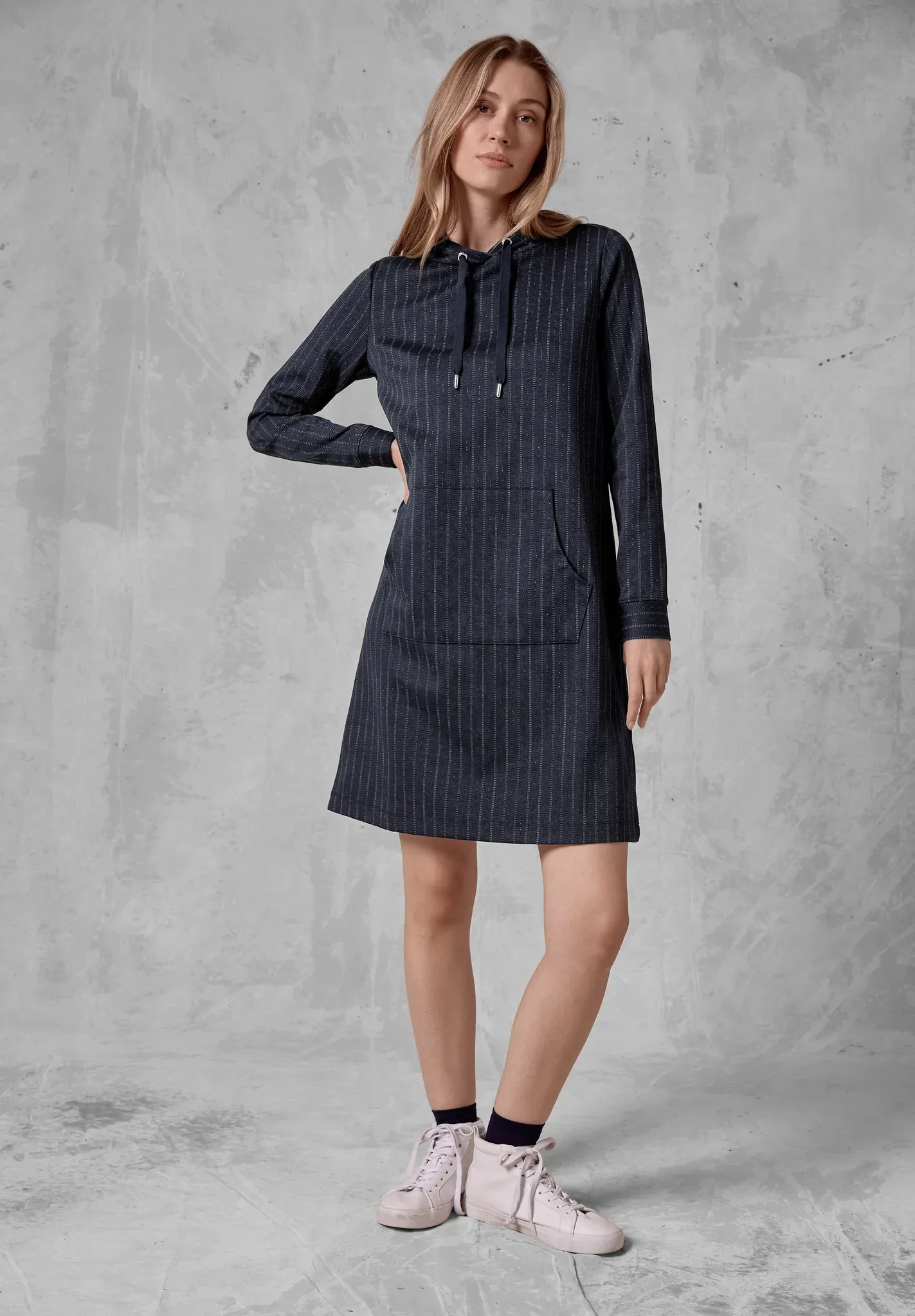 Jerseykleid CECIL, Damen, Gr. S (38), US-Größen, blau (deep petrol), Stoff, 50% Polyester, 42% Viskose, 8% metallisierte Fasern, gestreift, gerade knielang, ohne Ausschnitt, Bündchen, Kleider Jerseykleid, mit Kapuze