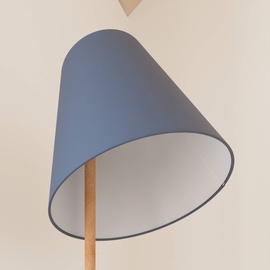 LUCANDE Jinda Stehlampe, Holzgestell, Stoff blau