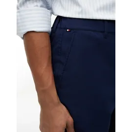 Tommy Hilfiger "DOVER", Herren, Gr. 31, N-Gr, blau (carbon navy), Web, Obermaterial: 72% Polyester, 19% Baumwolle, 9% Elasthan, regular fit kniefrei, Hosen Chinoshorts, mit Flag-Stickerei