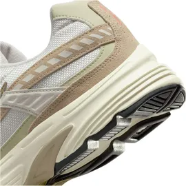 Nike Initiator Herren Light Bone / Cargo Khaki / Limestone 42,5
