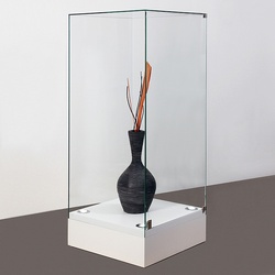 Hauben Vitrine mit Sockel hoher Haube Dialog DLG-54N