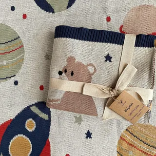nidito Premium Bio-Baby-Decke Beige Weltall/Bio-Baumwoll-Decke Baby, 80x100 cm, 100% Bio-Baumwolle, Universum, Wolldecke ideal als Erstlings-/ Kuscheldecke