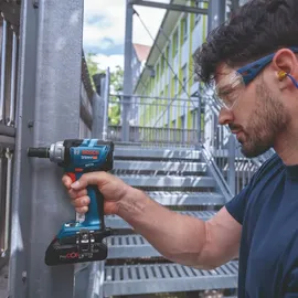 Bosch GDS 18V-330 HC inkl. 1 x 2,0 Ah + Ladegerät