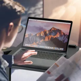 Relaxdays Laptoptisch, höhenverstellbar, mit Rollen, neigbare Tischplatte, PC Tisch, HxBxT: 65–85 x 61 x 40 cm, schwarz