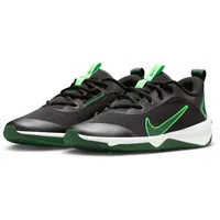 Nike Omni Multi-Court Kinder Schwarz/Fir-Green Strike 38,5