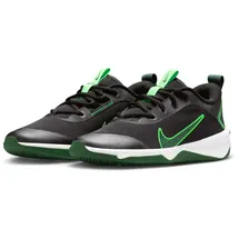 Nike Omni Multi-Court Kinder Schwarz/Fir-Green Strike 38,5