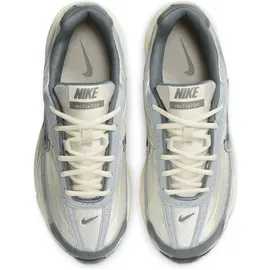 Nike Initiator Herren Light Bone / Smoke Grey / Coconut Milk 42,5