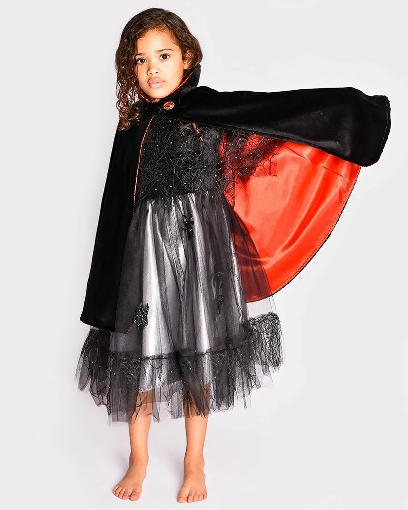 Vampirumhang Kinder 60 cm Schwarz Polyester-Plüsch Satinfutter Klettverschluss – Den Goda Fen – Plexiglas-Edelstein, 4-6 Jahre