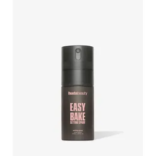 Huda Beauty - Easy Bake Setting Spray Fixing Spray & Fixierpuder 30 ml (600 € / 1 l)