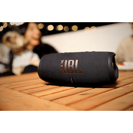 JBL Charge 5 schwarz