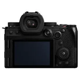 Panasonic Lumix DC-S5 II X + Lumix S 24-105 mm F4 Macro OIS