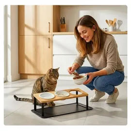 Relaxdays Katzennapf erhöht, Futterschüssel dreifach, je 600 ml, Keramik, spülmaschinenfest, Bambus Napfbar, Natur/weiß
