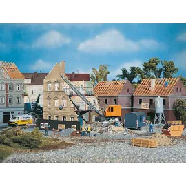 FALLER Abbruchhaus mit Bagger 130466 H0