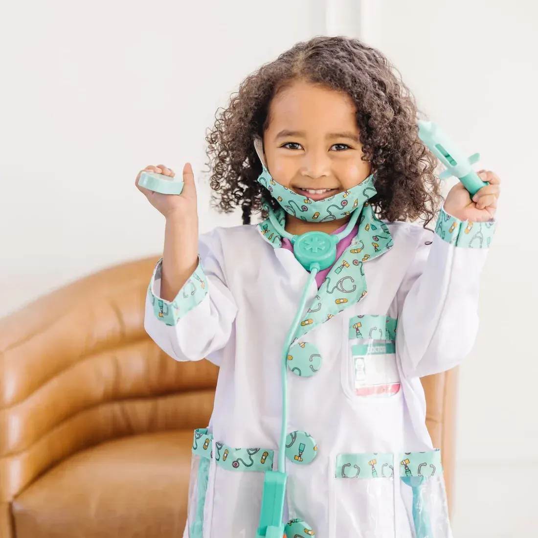 Melissa & Doug Arztkostüm Kinder 3–6 Jahre Weiß, Polyester - Stethoskop mit Soundeffekten, Reflexhammer, Spritze, Namensschild
