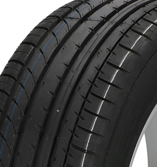 Latitude Alpin 235/70 R16 106T  Winterreifen