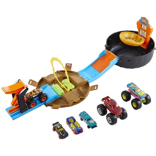 Hot Wheels Monster Trucks Stunt Reifen Spielset, enthält 3 Hot Wheels Monster Trucks und 3 Hot Wheels Fahrzeuge im Maßstab 1:64, Geschenk für Kinder im Alter von 4 bis 8 Jahren, HHY74