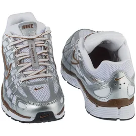 Nike P-6000 Damen White/Metallic Silver/Light British Tan 36,5