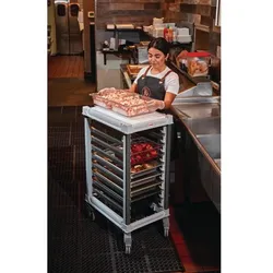 Cambro Camshelving® GN 1/1 Transportwagen, niedrige Ausführung, fasst 9x GN -Behälter 1/1-6,5 cm tief, 1 Stück im Karton - UGNPR11H9480