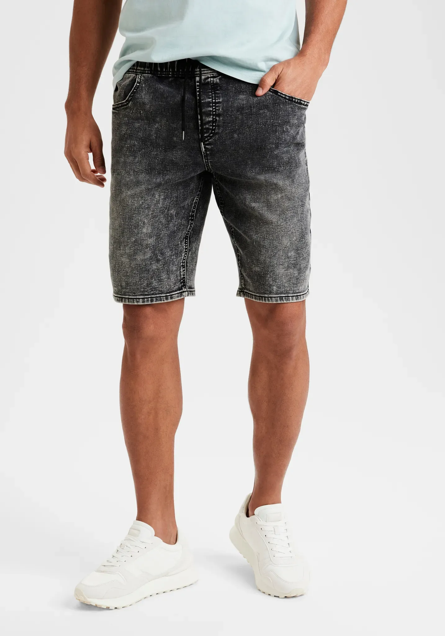 Buffalo Jeansshorts, knielang, elastische Schlupf-Bermuda, kurze Hose in moonwashed Buffalo black-moonwashed L (52/54)