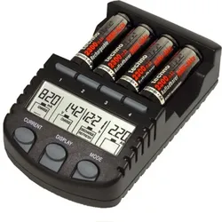 Techno Ladegerät BC-700 für AA und AAA Akkus (ohne Akkus)