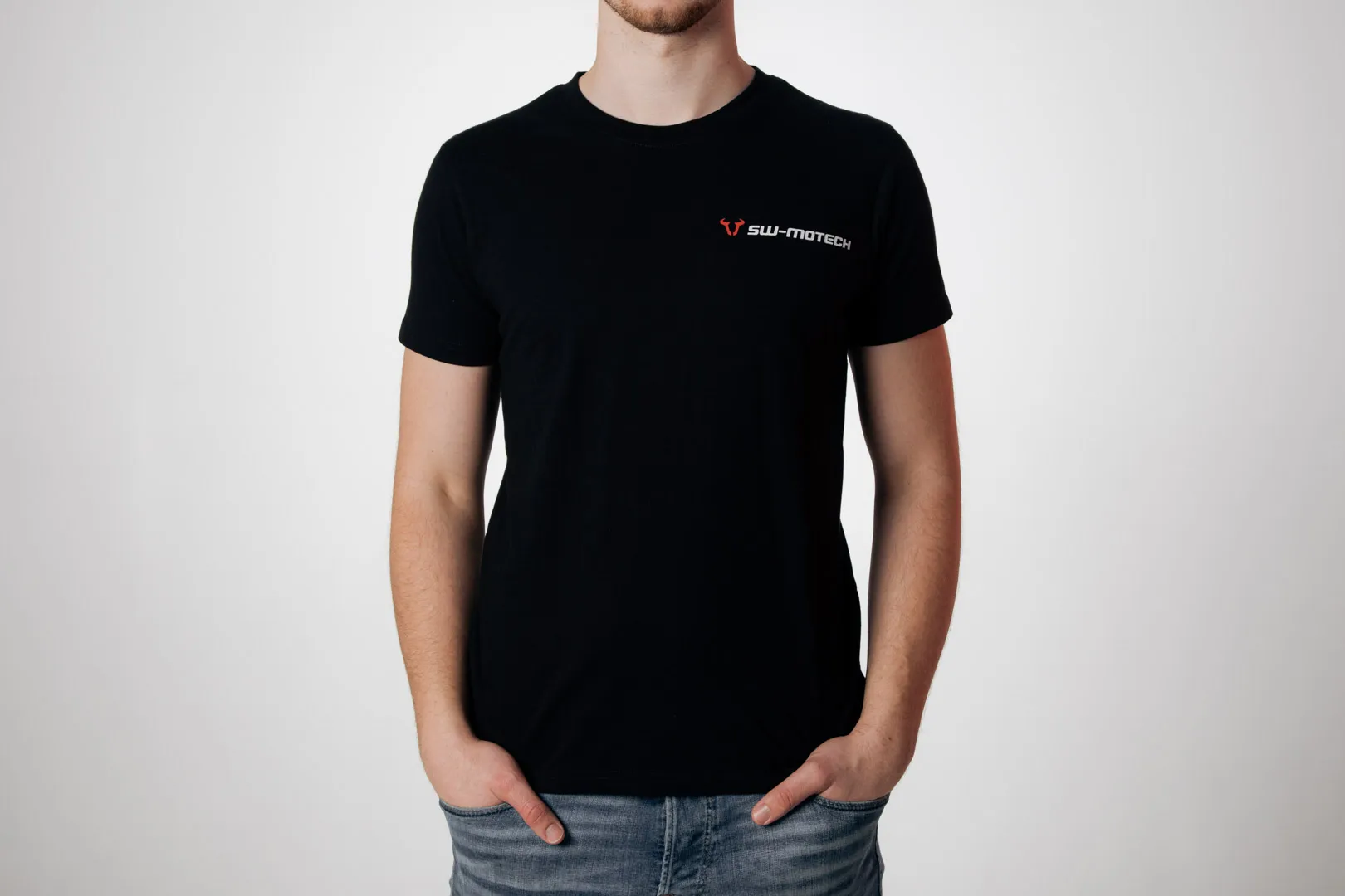 SW-Motech T-Shirt - Core Lijn. Zwart. Mannen. Maat S. Voorman