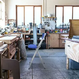 Ribelli Bügelstehhilfe Stehhilfe Stehstuhl 6-Fach höhenverstellbar klappbar Bügelstuhl Stehsitz ergonomisches Sitzen - Stehsitz zum Bügeln mit Rückenlehne (blau)