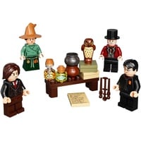 LEGO Harry Potter Minifiguren aus der Zauberwelt – Zubehörset