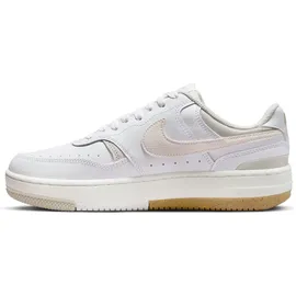 Nike Gamma Force Damen White/Light Bone/Sanddrift/Phantom 44,5