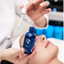 Gesichtsbehandlung - Tiefenreinigung (IS Clinical)