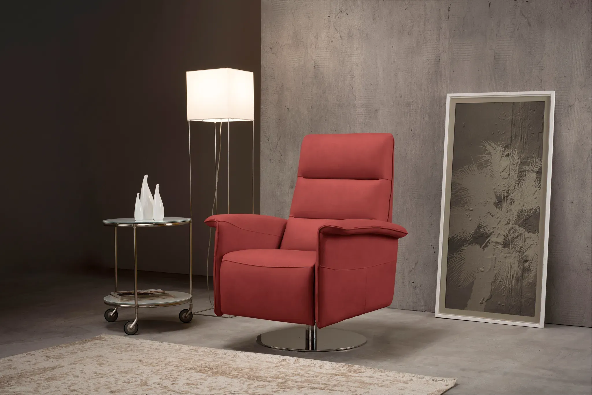 Sessel EGOITALIANO "Kelly Designsessel", rot (marsala), B:83cm H:105cm T:92cm, Luxus-Micofaser Lederoptik (100% Polyester) ist ein neues technisches Gewebe mit einem visuellen und taktilen Aspekt, der dem Nubuk sehr nahe kommt, mit innovativen Eigenschaften. Seine außerordentliche Weichheit kommt von einem exklusiven Produktionsprozess, der Unreinheiten und Unregelmäßigkeiten beseitigt. Das Ergebnis ist eine bemerkenswert samtige Faser, die durch das Vorhandensein von Körnern verstärkt wird. Von der einfarbigen Eleganz der warmen Farben und der Vielfalt an trendigen Farben, die es zu seiner eigenen Stärke und Persönlichkeit machen., Sessel, Einzelsessel Relaxsessel, drehbar, manuelle Relaxfunktion mit Push-Back-Mechanismus