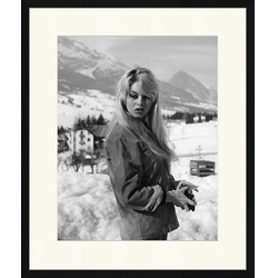 ANY IMAGE Digitaldruck »Brigitte Bardot, Winter«, Rahmen: Buchenholz, Schwarz