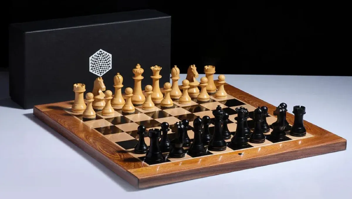 Casa Padrino Luxus Schach Set 50 x 50 cm - Holz Schachspiel - Schachbrett mit Schachfiguren