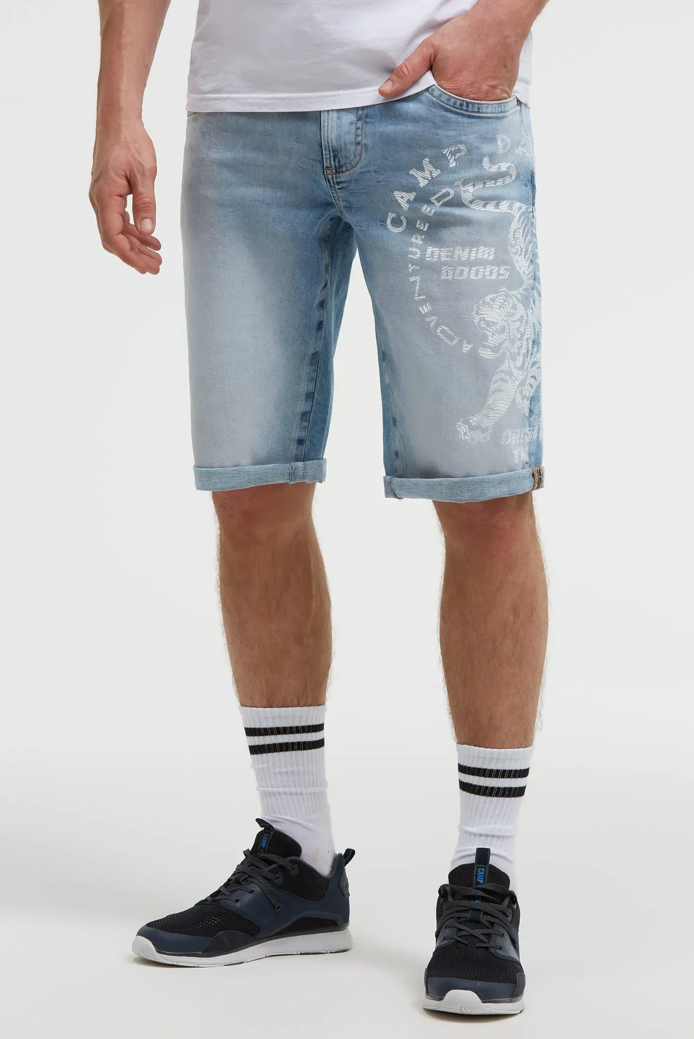 Jeansshorts CAMP DAVID, Herren, Gr. 34, Kurz, blau (summer blau print), Denim/Jeans, Material: 99% Baumwolle, 1% Elasthan, Zusatz: Enthält nichttextile Teile tierischen Ursprungs (Badge), bedruckt, regular fit, Jeans Jeansshorts, mit Turn-Up Saum