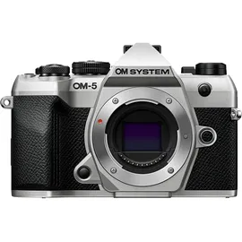 OM System OM-5 Mark II + 12-45 mm F4.0 Pro silber