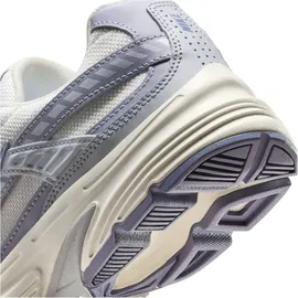 Nike Initiator Damen Summit White / World Indigo / Pure Platinum 42,5