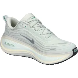 Nike Vomero Plus Damen Silber/Beige 39