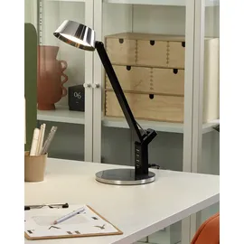 Beliani LED-Schreibtischlampe Silber Metall mit USB-Port Dimmbar Verstellbarer Schirm Helligkeitsregulierung Modern Büro Ausstattung Arbeitsleuchte