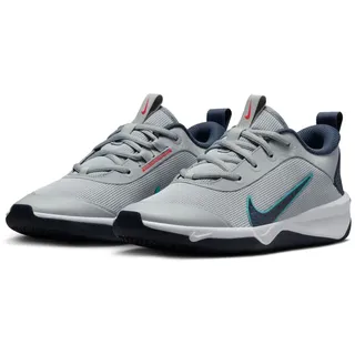 Nike Omni Multi-Court Hallenschuhe Kinder 010 wolf grey/thunder blue-bright crimson 36