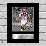 Iconic pics Mario Götze signiertes Foto mit Passepartout Deutschland