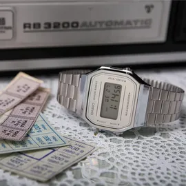 Casio Collection Edelstahl 36,3 mm A168WEM-7EF
