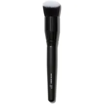 e.l.f. Camo Liquid Blush Brush, Abgewinkelter Rougepinsel, Ideal Zum Auftragen & Verteilen Von Farben Auf Den Wangen, Weiche, Dichte Borsten, Vegan & Tierversuchsfrei