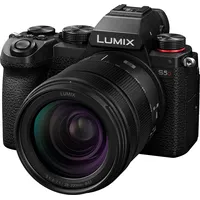 Panasonic Lumix DC-S5D + 28-200mm