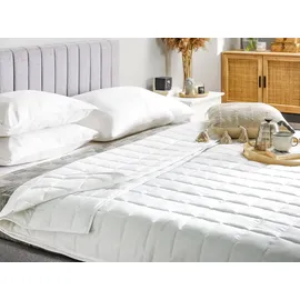 Beliani Zweilagige Ganzjahresbettdecke Korab 200 x 220 cm
